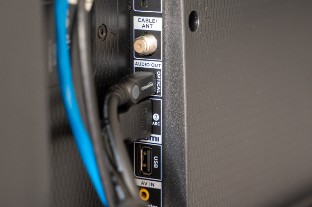 Visual comparison of 4K Ultra HD (3840x2160 pixels) versus 8K (7680x4320 pixels) resolution showing tiger image quality - demonstrating HDMI 2.1 enhanced resolution capabilities